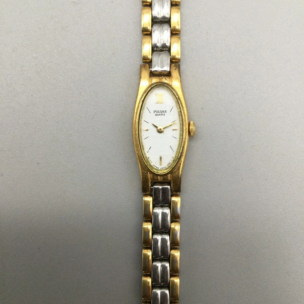 Pulsar Watch Women V220-6190 12mm Silver Gold Tone Oval Dial New Battery 7.25